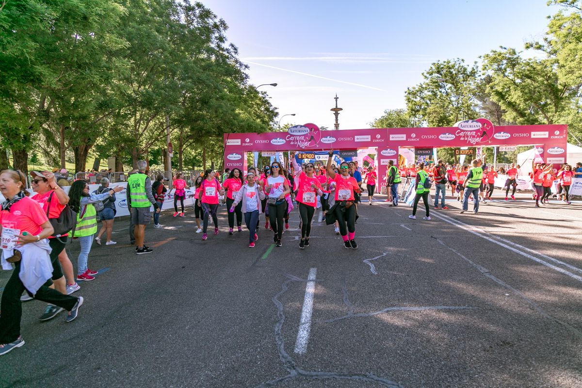 Carrera de la Mujer de Madrid - META, ARCO DERECHO (de 1:08:33 a 1:09:49)