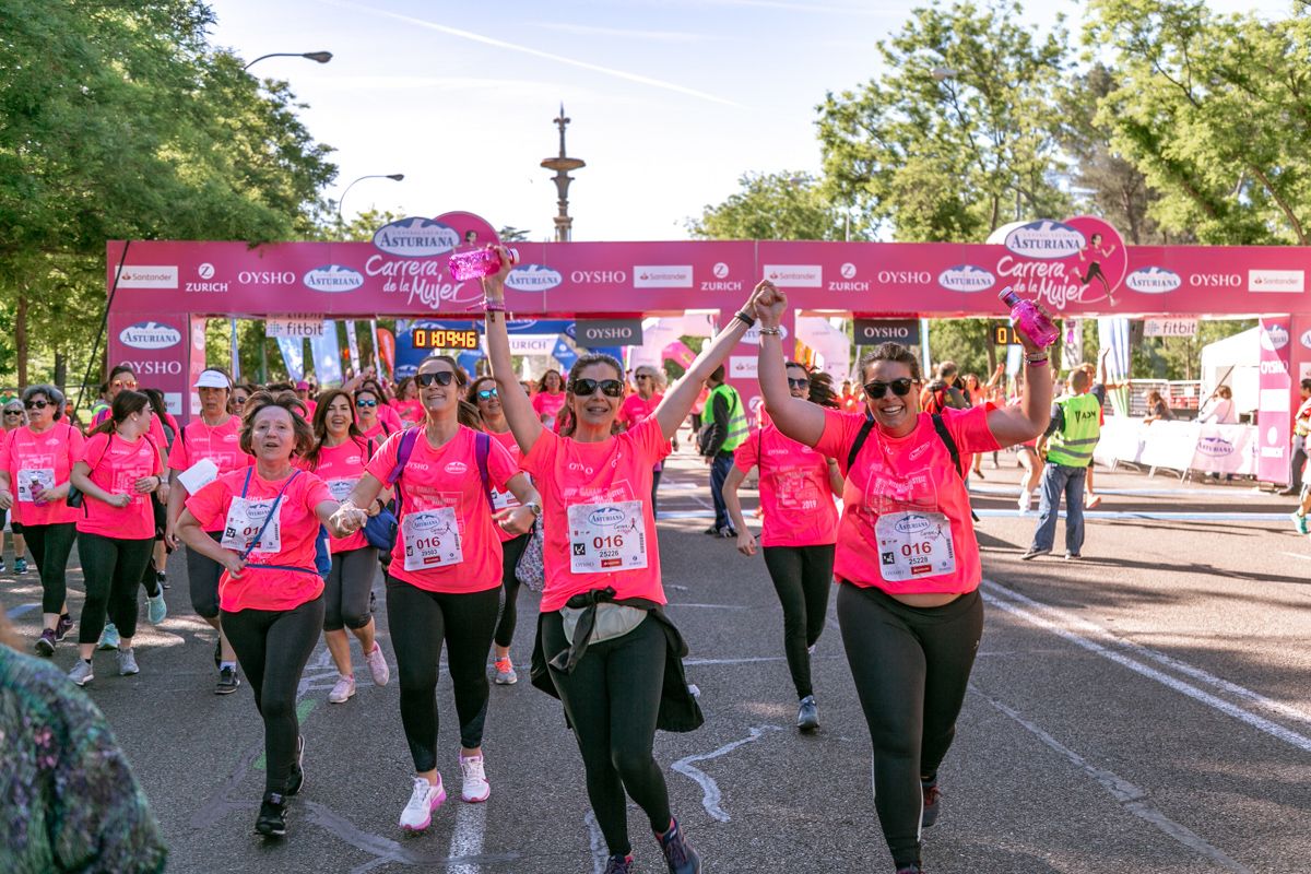 Carrera de la Mujer de Madrid - META, ARCO DERECHO (de 1:08:33 a 1:09:49)