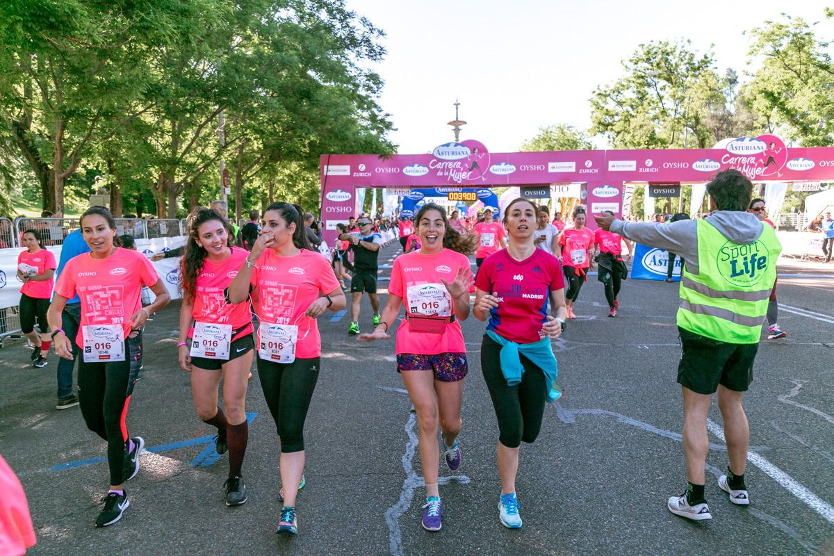 Carrera de la Mujer de Madrid - META, ARCO DERECHO (de 39:07 a 40:26)