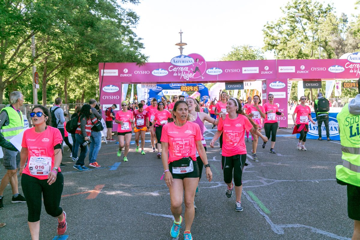 Carrera de la Mujer de Madrid - META, ARCO DERECHO (de 39:07 a 40:26)