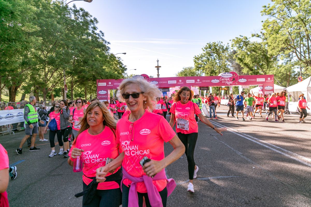 Carrera de la Mujer de Madrid - META, ARCO DERECHO (de 1:09:50 a 1:10:49)