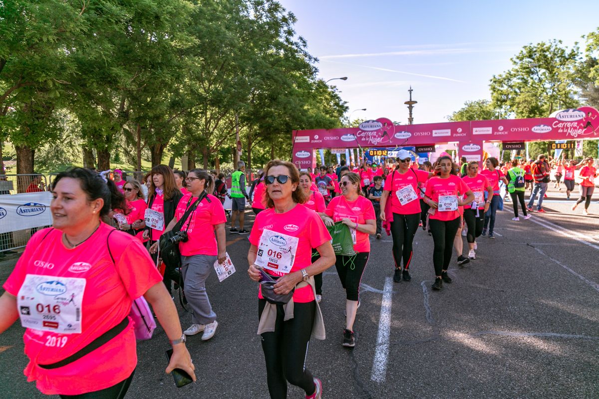 Carrera de la Mujer de Madrid - META, ARCO DERECHO (de 1:09:50 a 1:10:49)