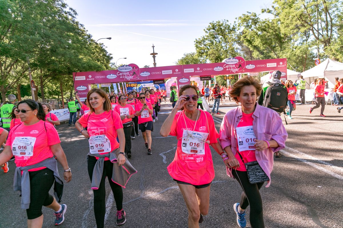 Carrera de la Mujer de Madrid - META, ARCO DERECHO (de 1:09:50 a 1:10:49)