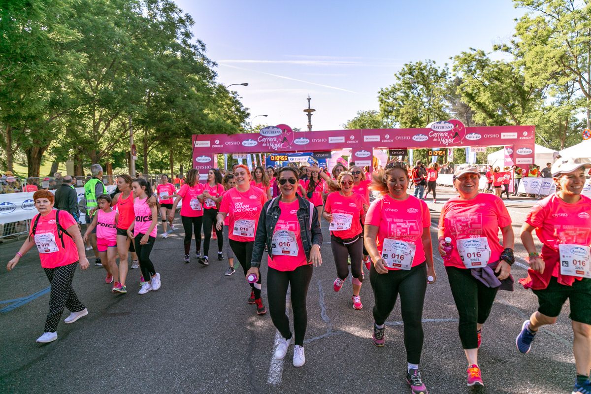 Carrera de la Mujer de Madrid - META, ARCO DERECHO (de 1:09:50 a 1:10:49)