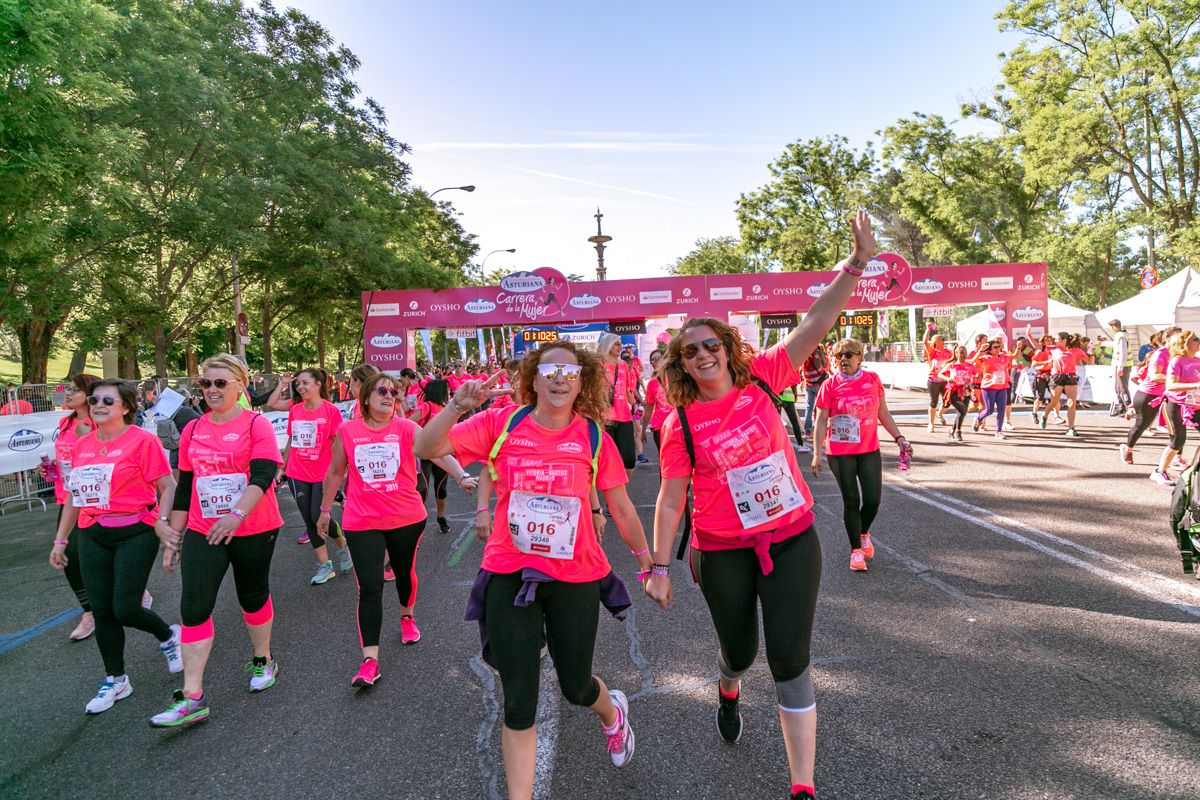 Carrera de la Mujer de Madrid - META, ARCO DERECHO (de 1:09:50 a 1:10:49)