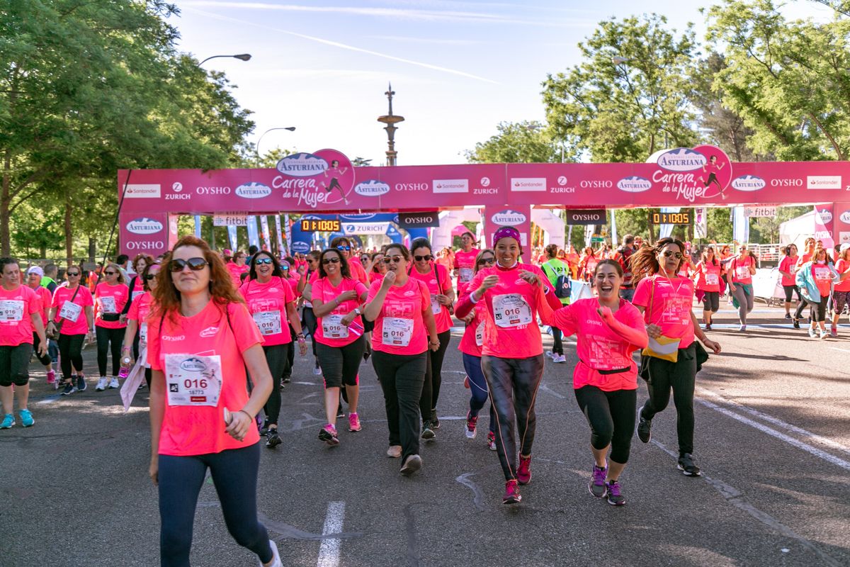 Carrera de la Mujer de Madrid - META, ARCO DERECHO (de 1:09:50 a 1:10:49)
