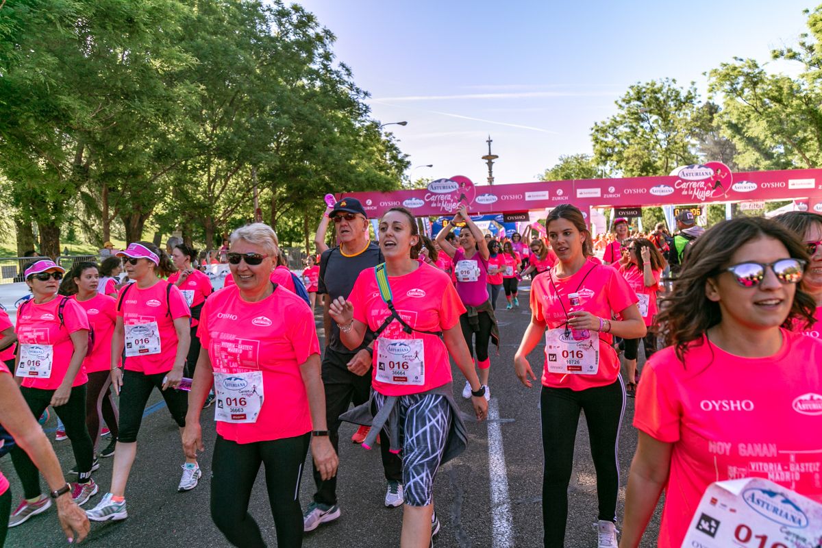 Carrera de la Mujer de Madrid - META, ARCO DERECHO (de 1:10:50 a 1:12:12)