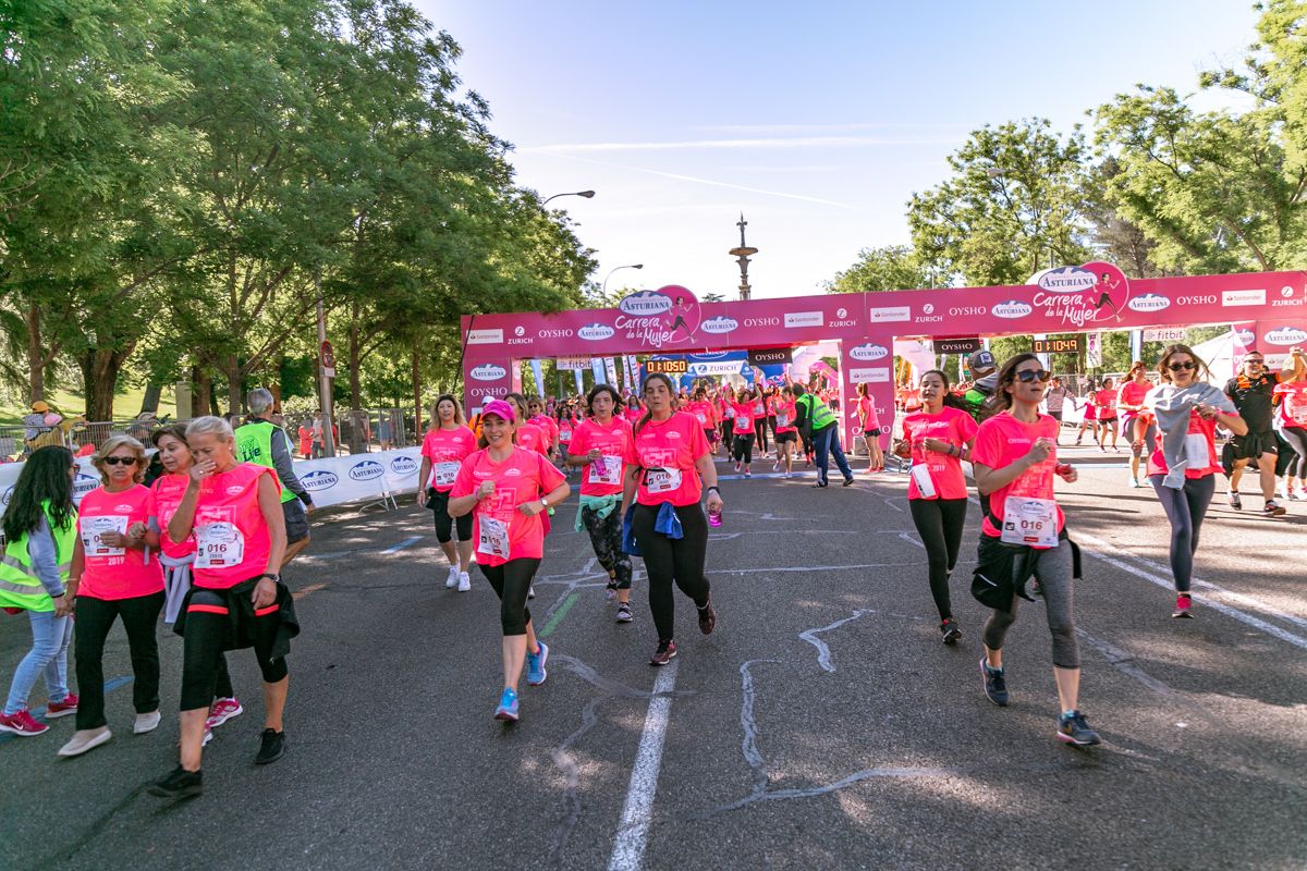 Carrera de la Mujer de Madrid - META, ARCO DERECHO (de 1:10:50 a 1:12:12)