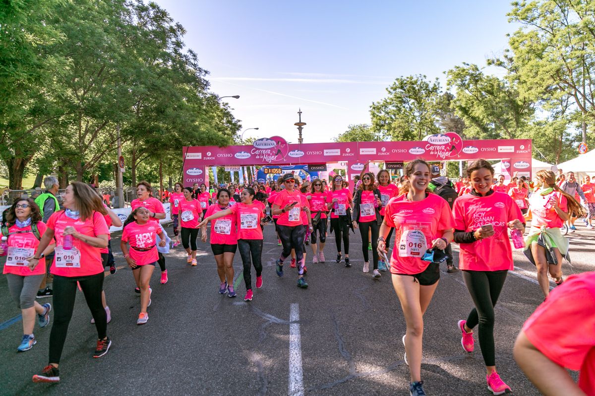 Carrera de la Mujer de Madrid - META, ARCO DERECHO (de 1:10:50 a 1:12:12)