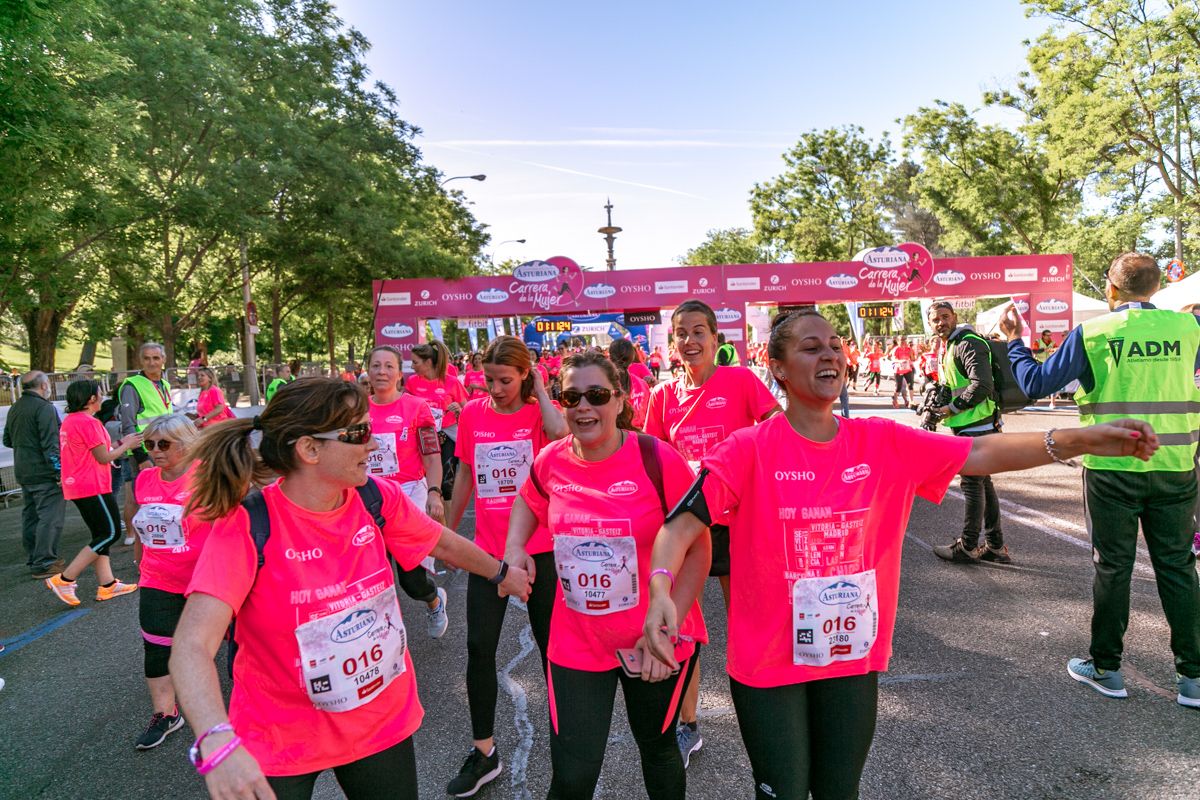 Carrera de la Mujer de Madrid - META, ARCO DERECHO (de 1:10:50 a 1:12:12)