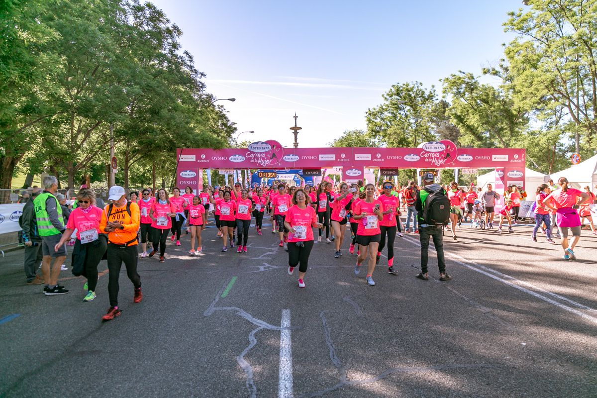 Carrera de la Mujer de Madrid - META, ARCO DERECHO (de 1:10:50 a 1:12:12)