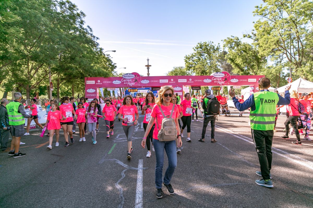Carrera de la Mujer de Madrid - META, ARCO DERECHO (de 1:10:50 a 1:12:12)