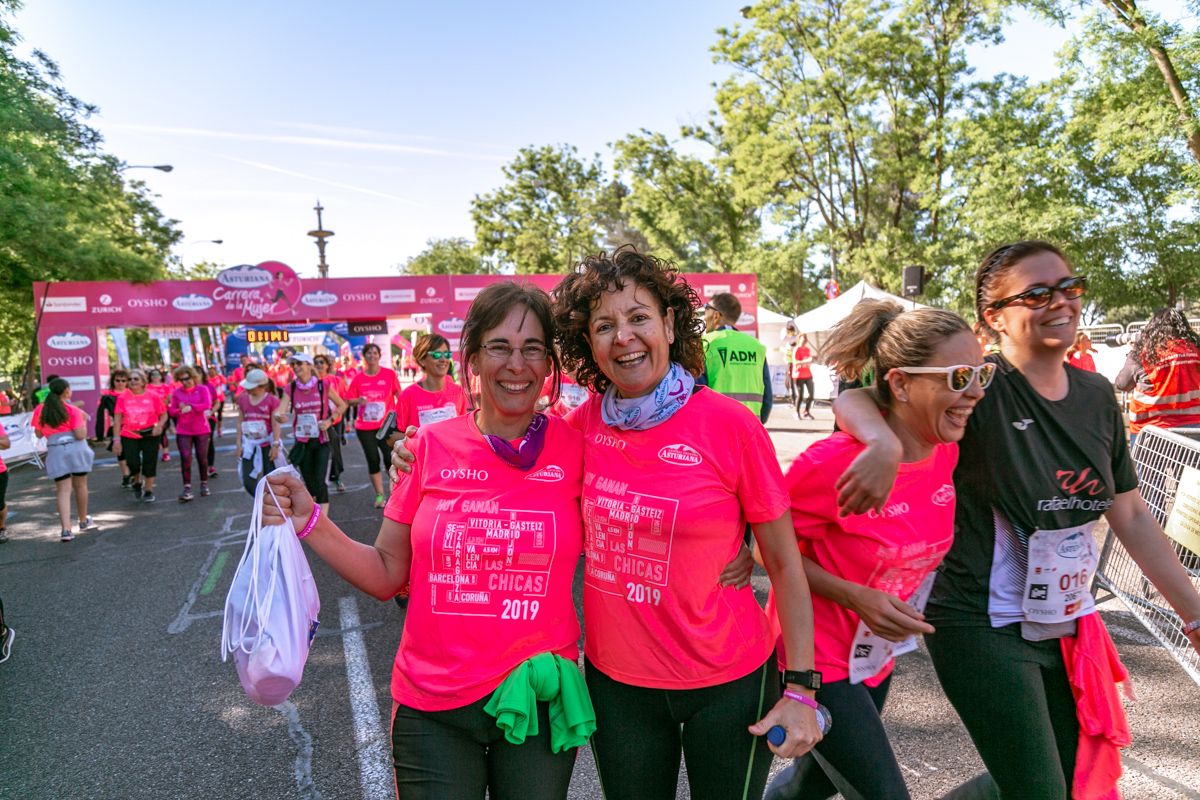 Carrera de la Mujer de Madrid - META, ARCO DERECHO (de 1:10:50 a 1:12:12)