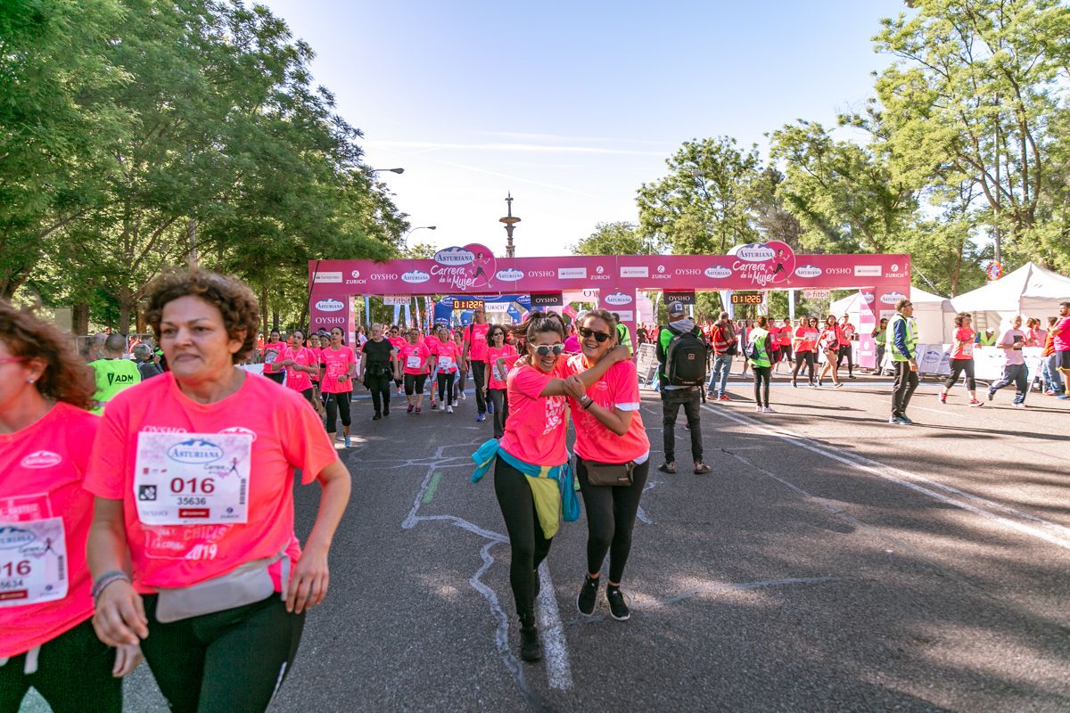 Carrera de la Mujer de Madrid - META, ARCO DERECHO (de 1:12:13 a 1:13:15)