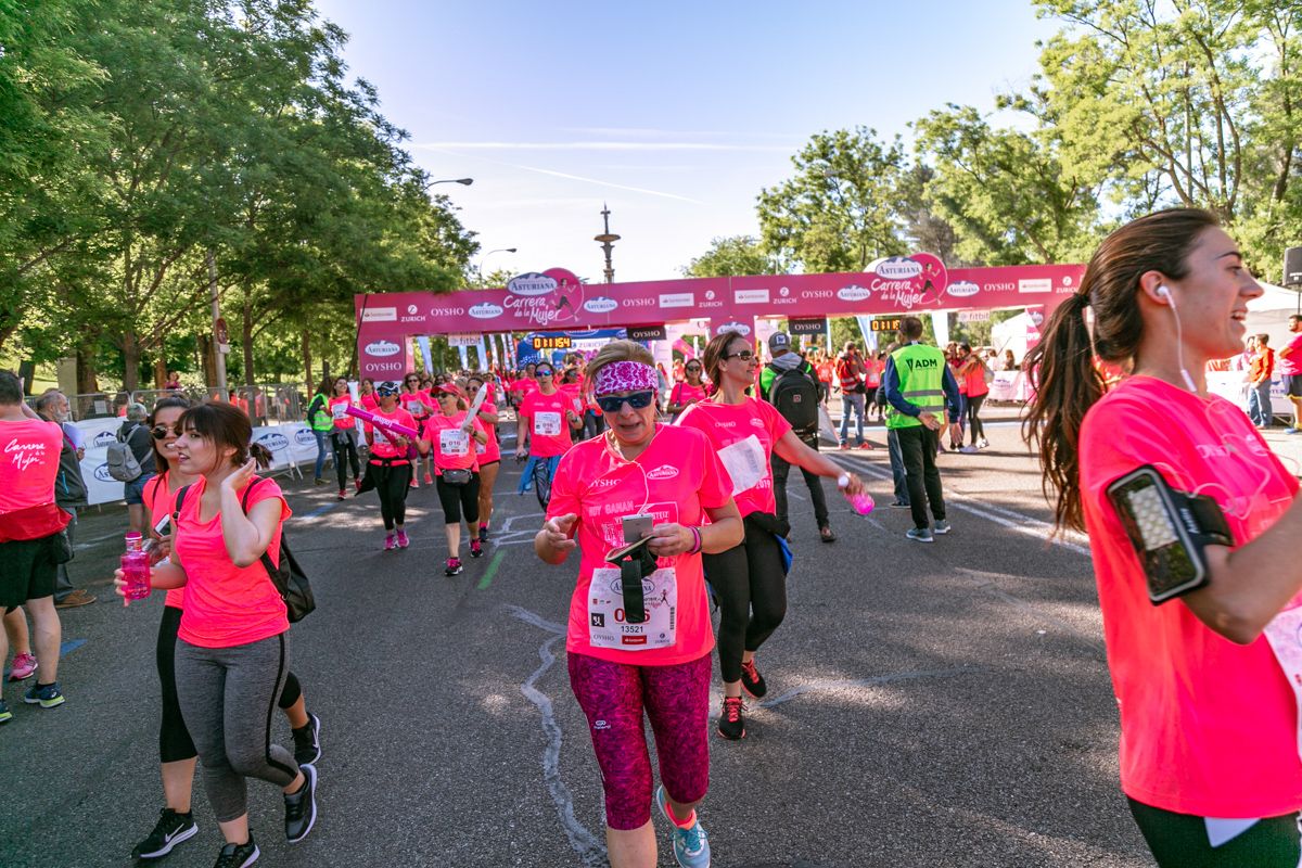 Carrera de la Mujer de Madrid - META, ARCO DERECHO (de 1:10:50 a 1:12:12)