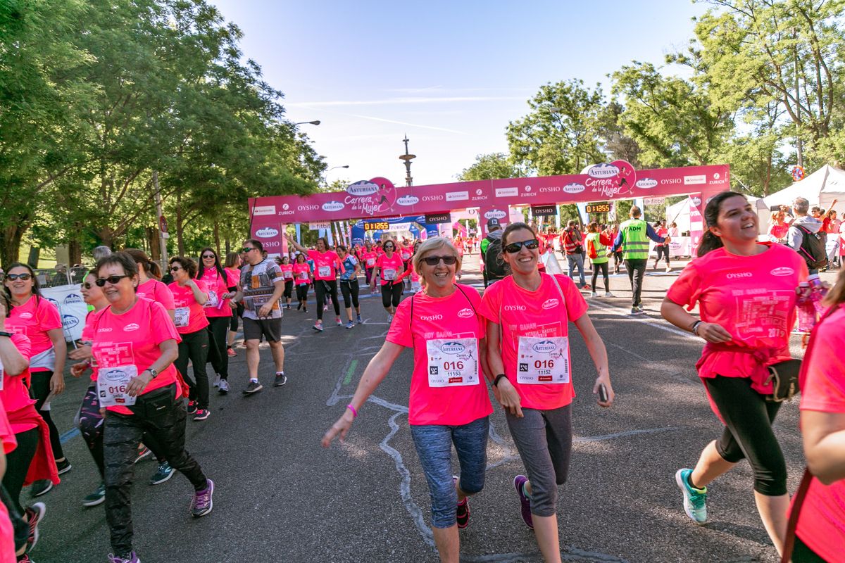 Carrera de la Mujer de Madrid - META, ARCO DERECHO (de 1:12:13 a 1:13:15)