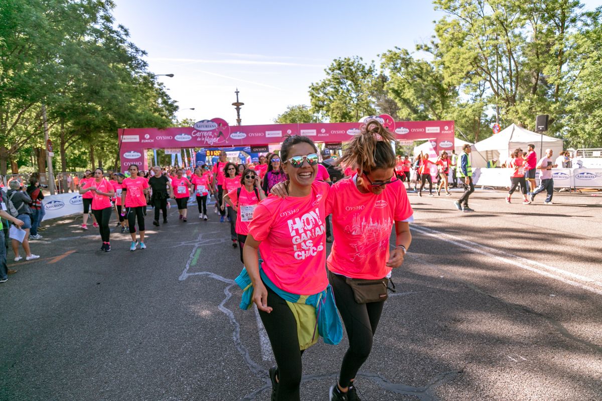 Carrera de la Mujer de Madrid - META, ARCO DERECHO (de 1:12:13 a 1:13:15)