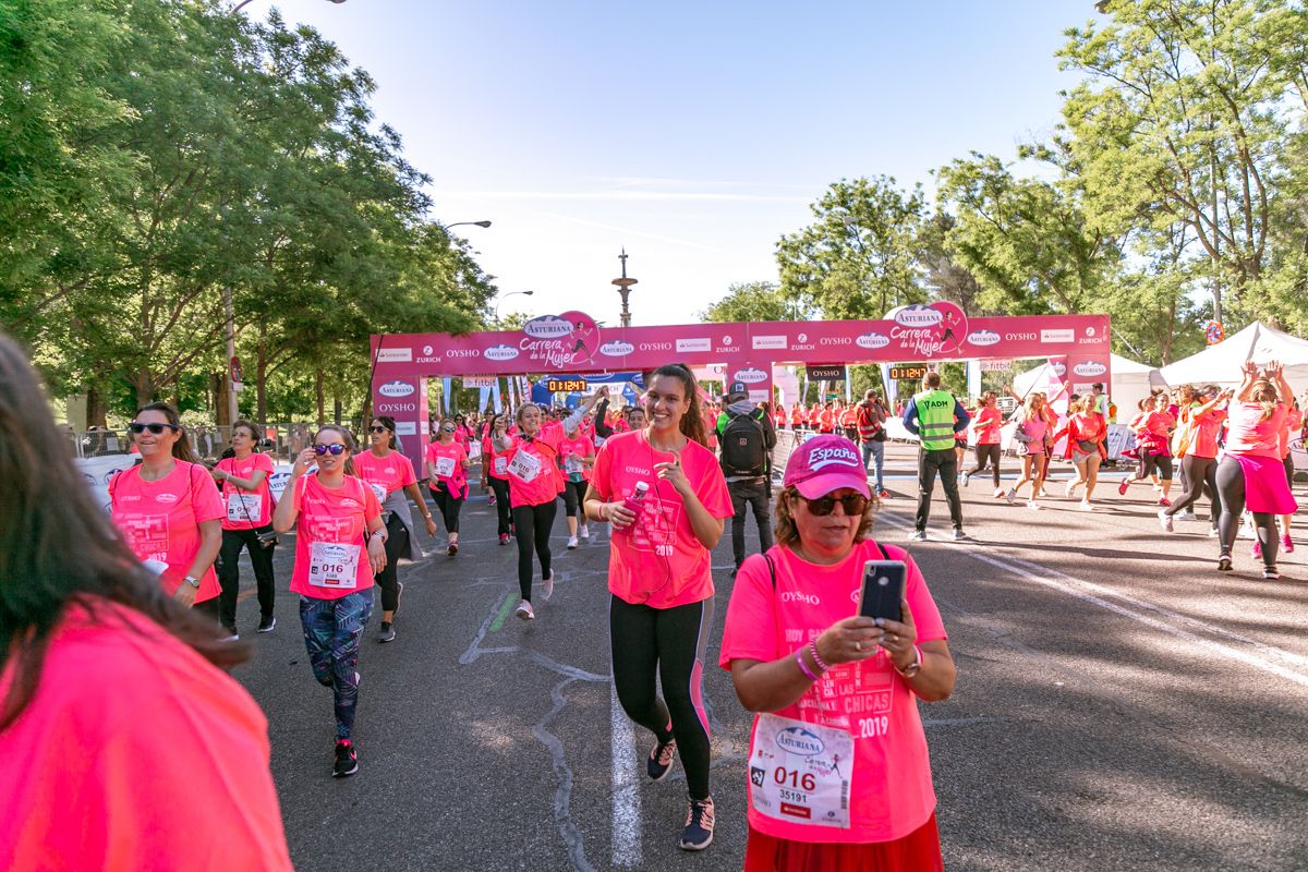 Carrera de la Mujer de Madrid - META, ARCO DERECHO (de 1:12:13 a 1:13:15)