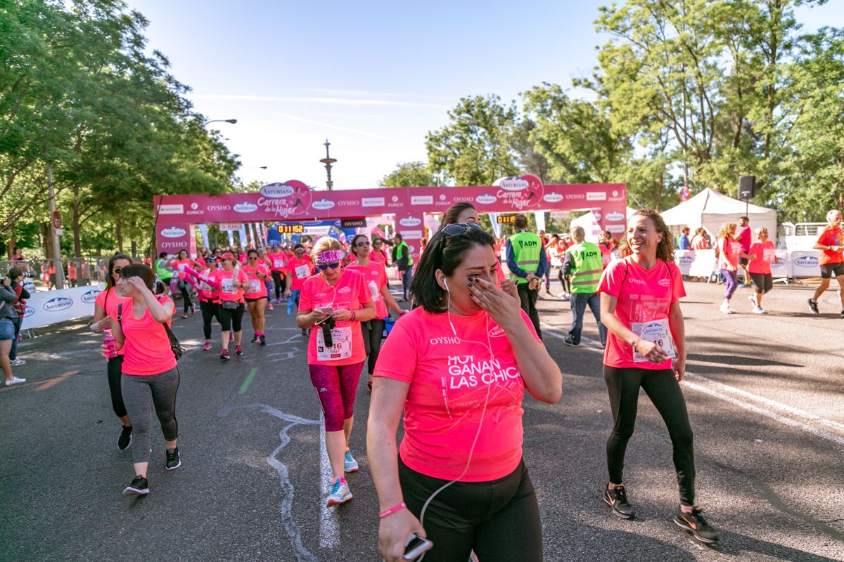 Carrera de la Mujer de Madrid - META, ARCO DERECHO (de 1:10:50 a 1:12:12)