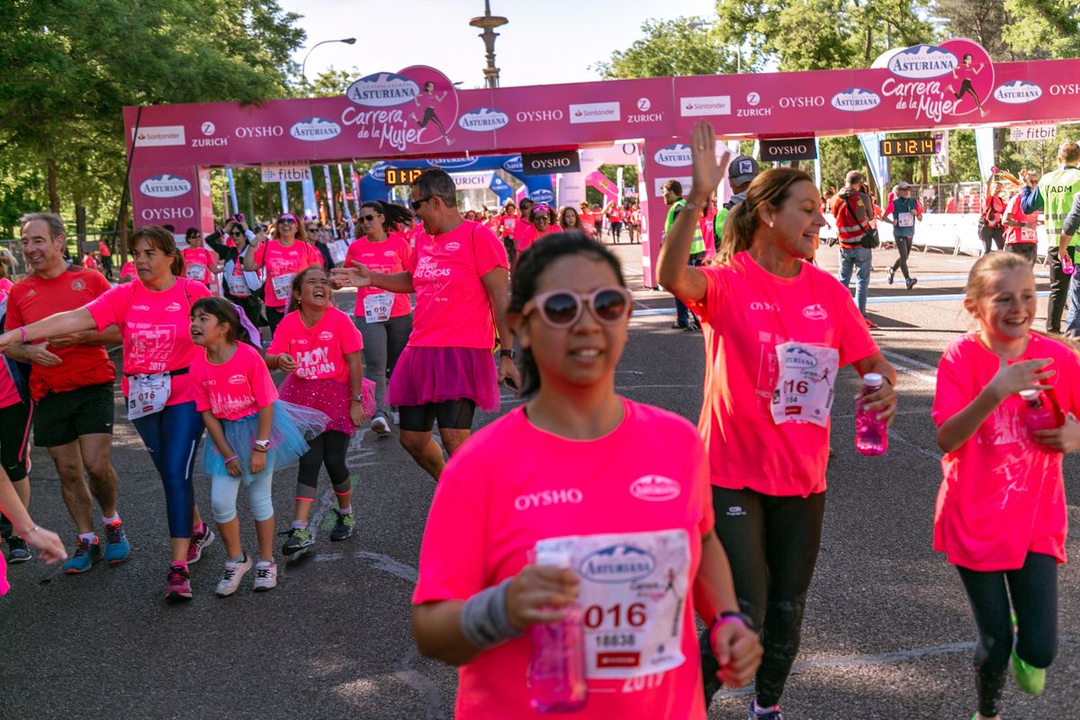 Carrera de la Mujer de Madrid - META, ARCO DERECHO (de 1:12:13 a 1:13:15)