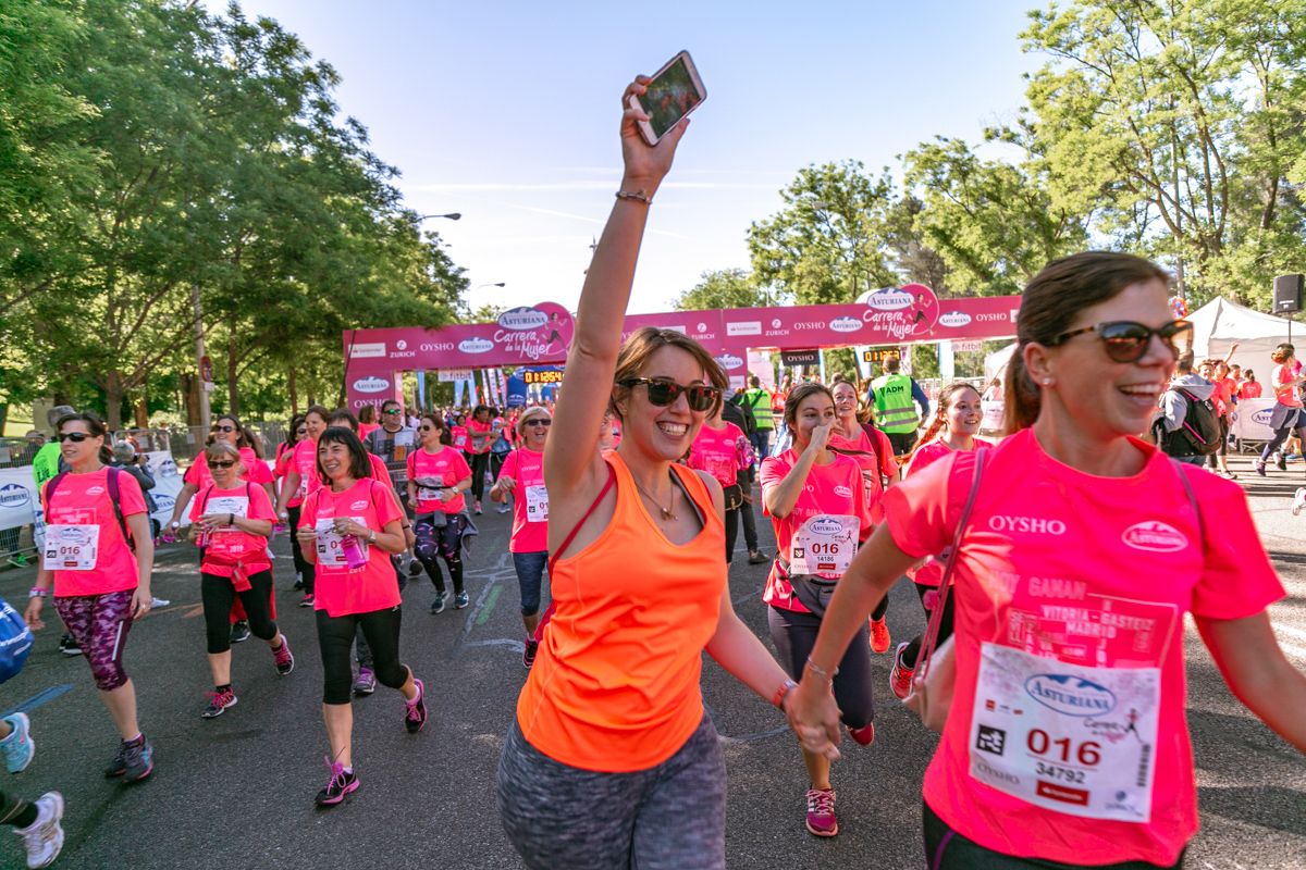 Carrera de la Mujer de Madrid - META, ARCO DERECHO (de 1:12:13 a 1:13:15)