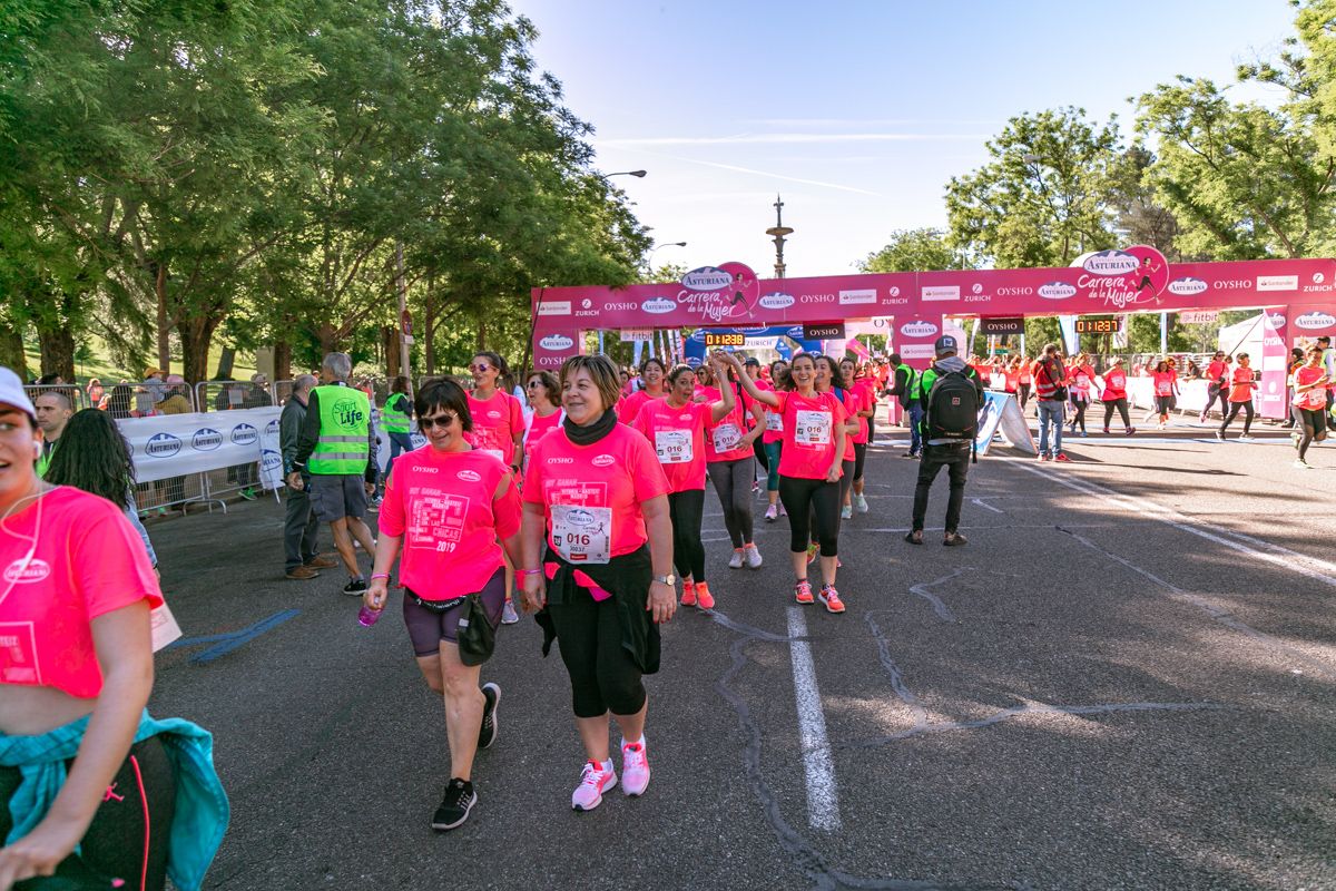 Carrera de la Mujer de Madrid - META, ARCO DERECHO (de 1:12:13 a 1:13:15)