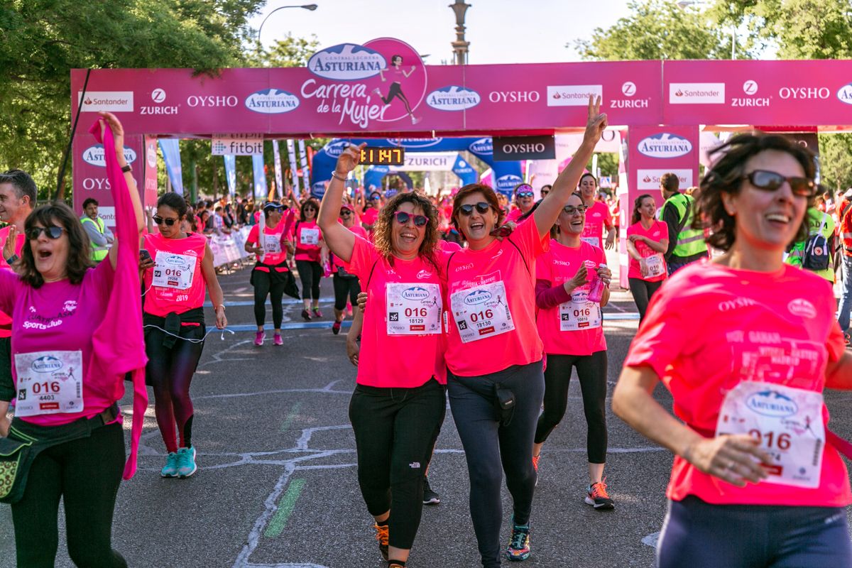 Carrera de la Mujer de Madrid - META, ARCO DERECHO (de 1:10:50 a 1:12:12)