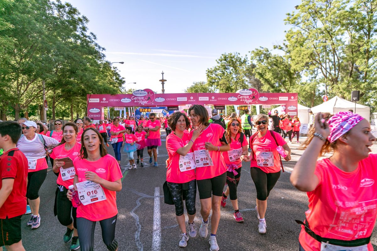 Carrera de la Mujer de Madrid - META, ARCO DERECHO (de 1:12:13 a 1:13:15)