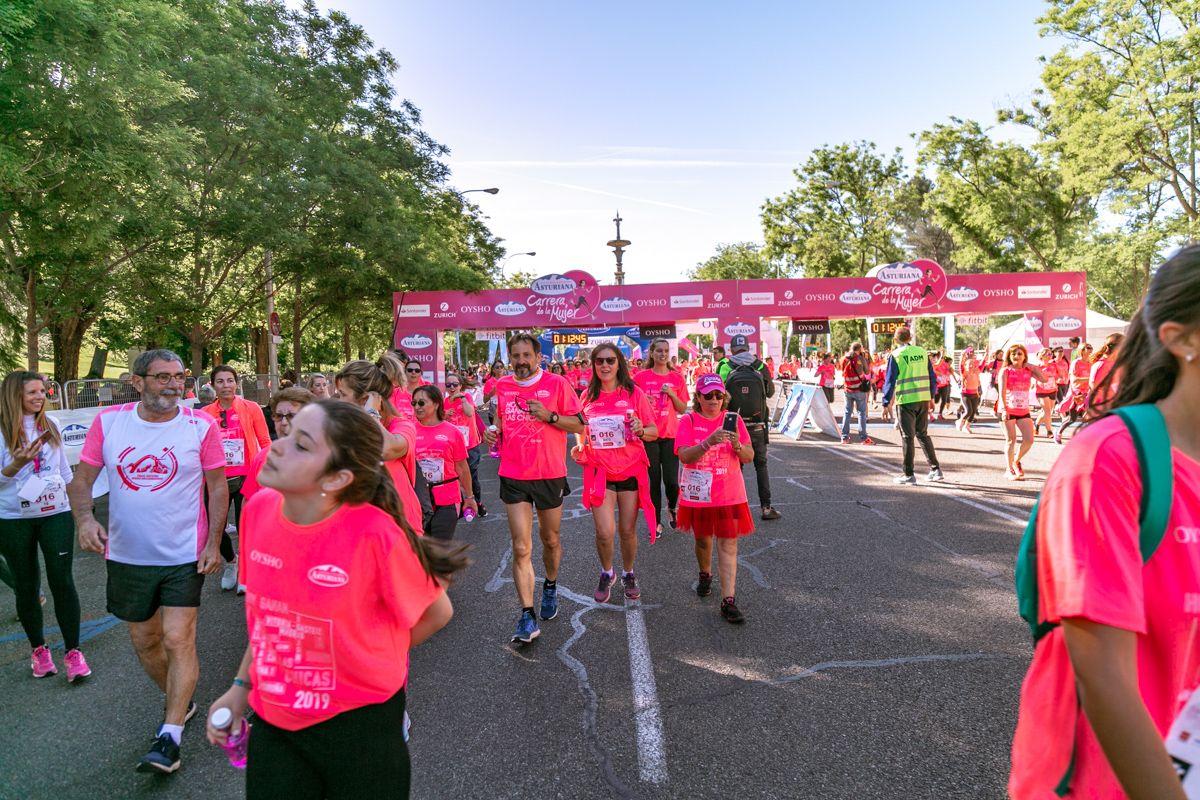 Carrera de la Mujer de Madrid - META, ARCO DERECHO (de 1:12:13 a 1:13:15)