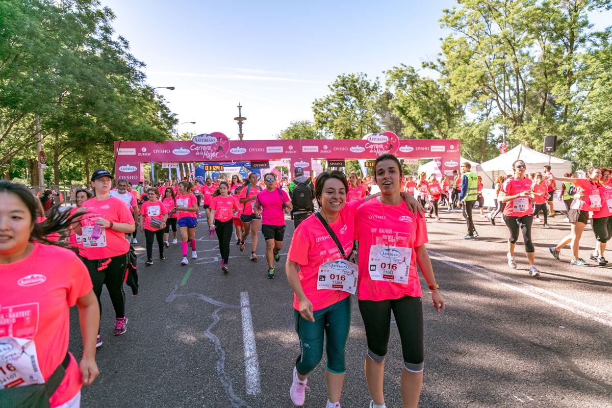 Carrera de la Mujer de Madrid - META, ARCO DERECHO (de 1:12:13 a 1:13:15)