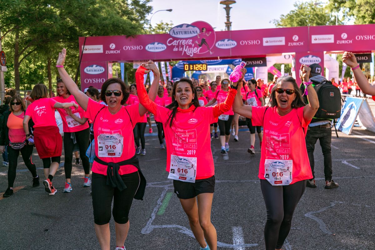Carrera de la Mujer de Madrid - META, ARCO DERECHO (de 1:12:13 a 1:13:15)