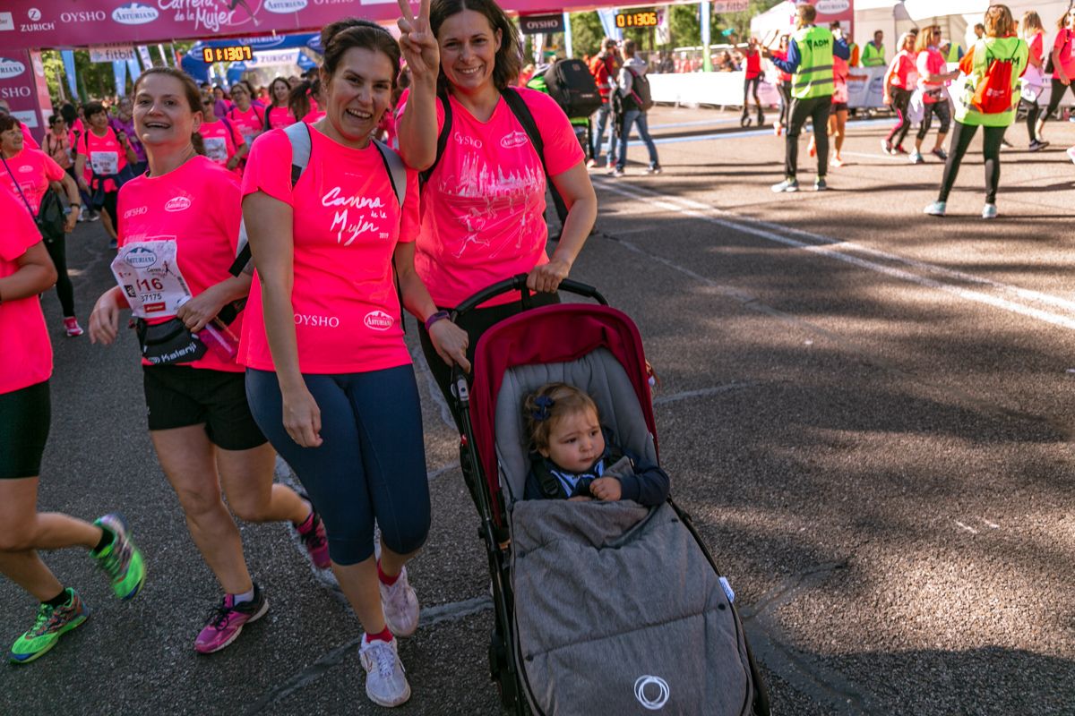 Carrera de la Mujer de Madrid - META, ARCO DERECHO (de 1:12:13 a 1:13:15)