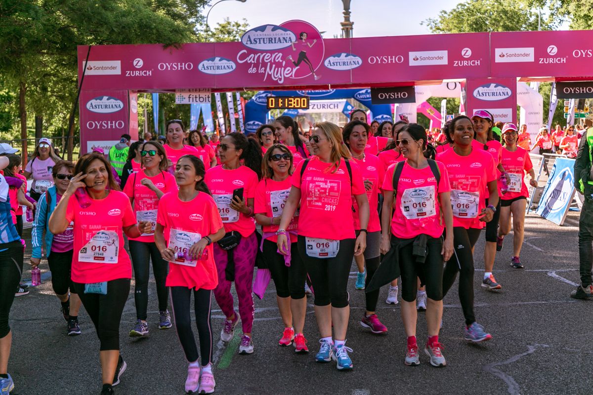 Carrera de la Mujer de Madrid - META, ARCO DERECHO (de 1:12:13 a 1:13:15)
