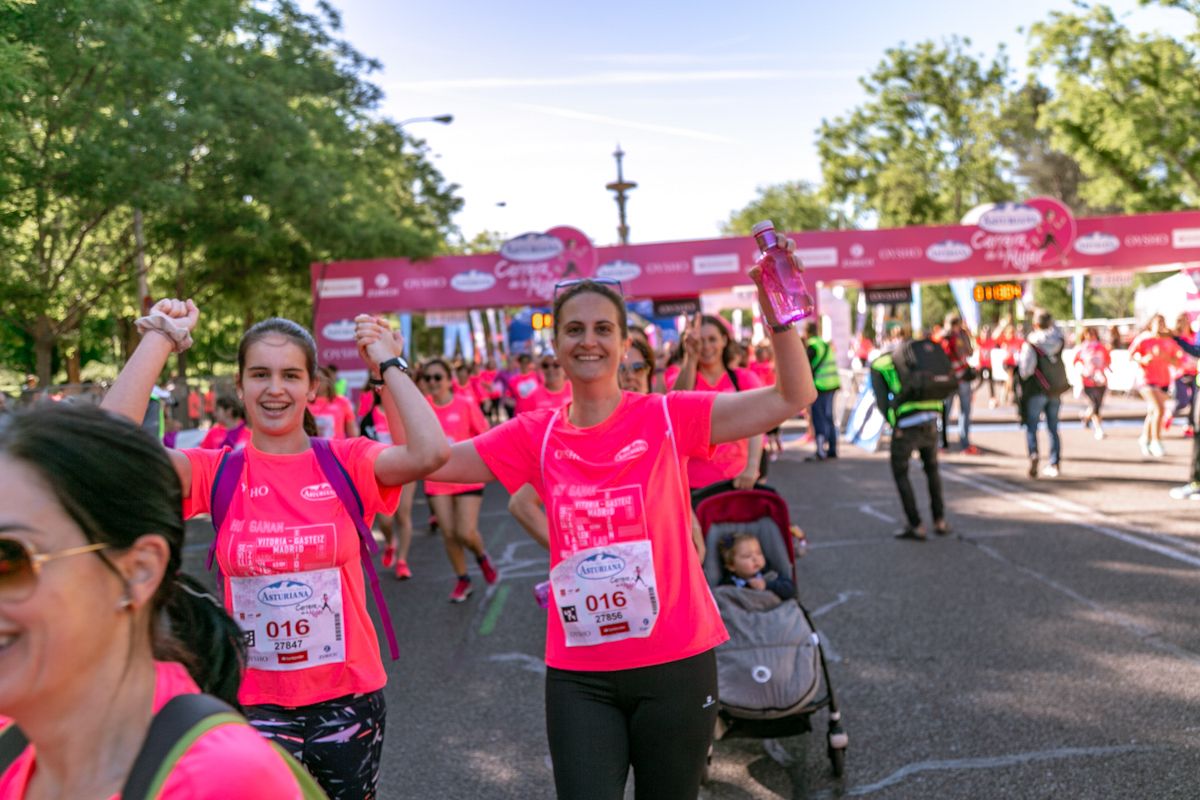 Carrera de la Mujer de Madrid - META, ARCO DERECHO (de 1:12:13 a 1:13:15)