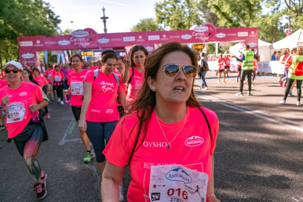 Carrera de la Mujer de Madrid - META, ARCO DERECHO (de 1:12:13 a 1:13:15)