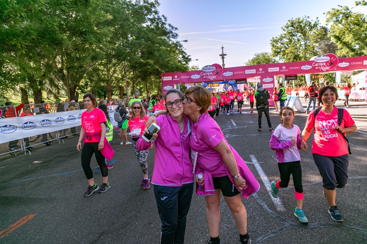 Carrera de la Mujer de Madrid - META, ARCO DERECHO (de 1:13:18 a 1:14:30)