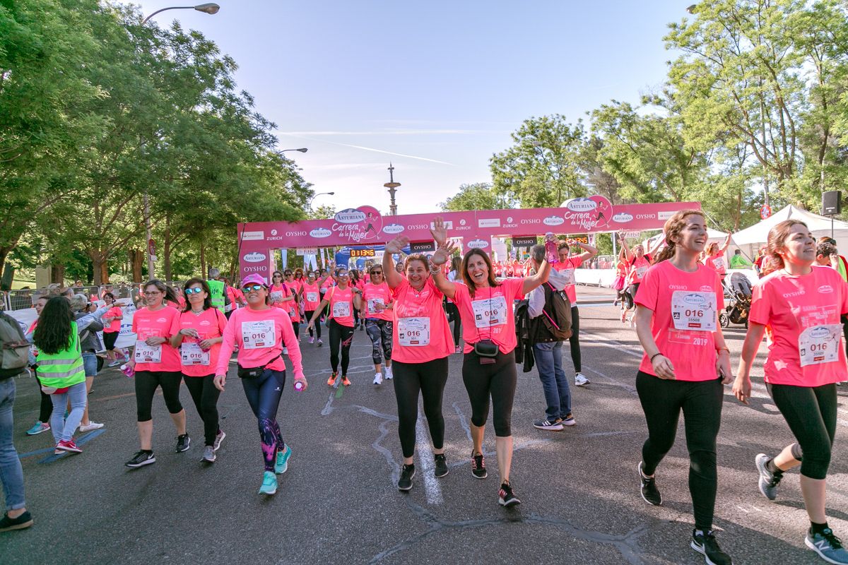 Carrera de la Mujer de Madrid - META, ARCO DERECHO (de 1:13:18 a 1:14:30)