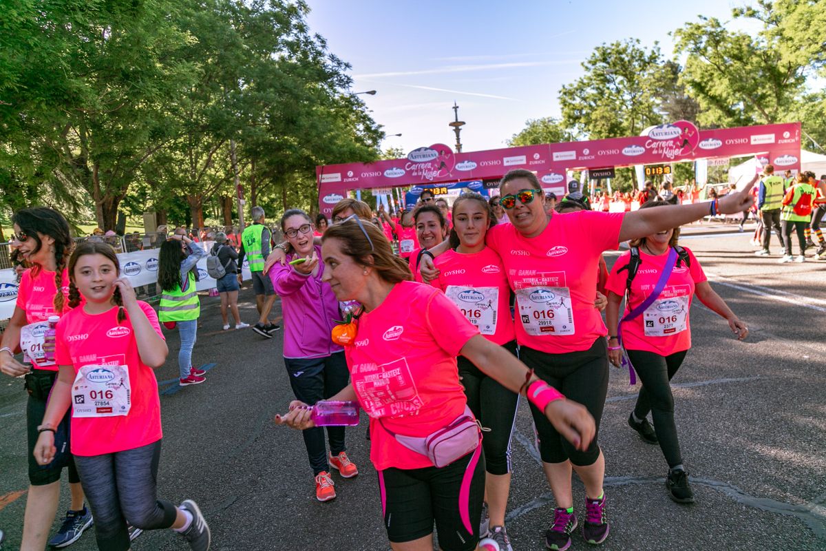 Carrera de la Mujer de Madrid - META, ARCO DERECHO (de 1:13:18 a 1:14:30)