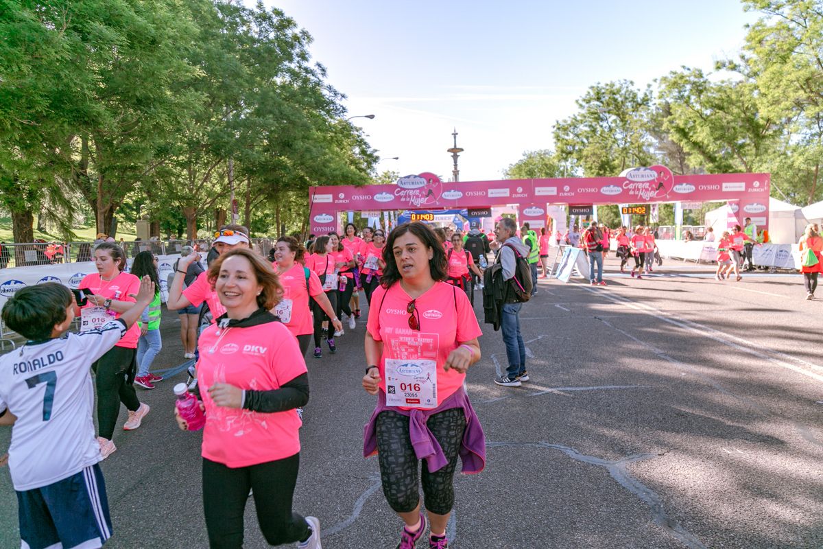 Carrera de la Mujer de Madrid - META, ARCO DERECHO (de 1:13:18 a 1:14:30)