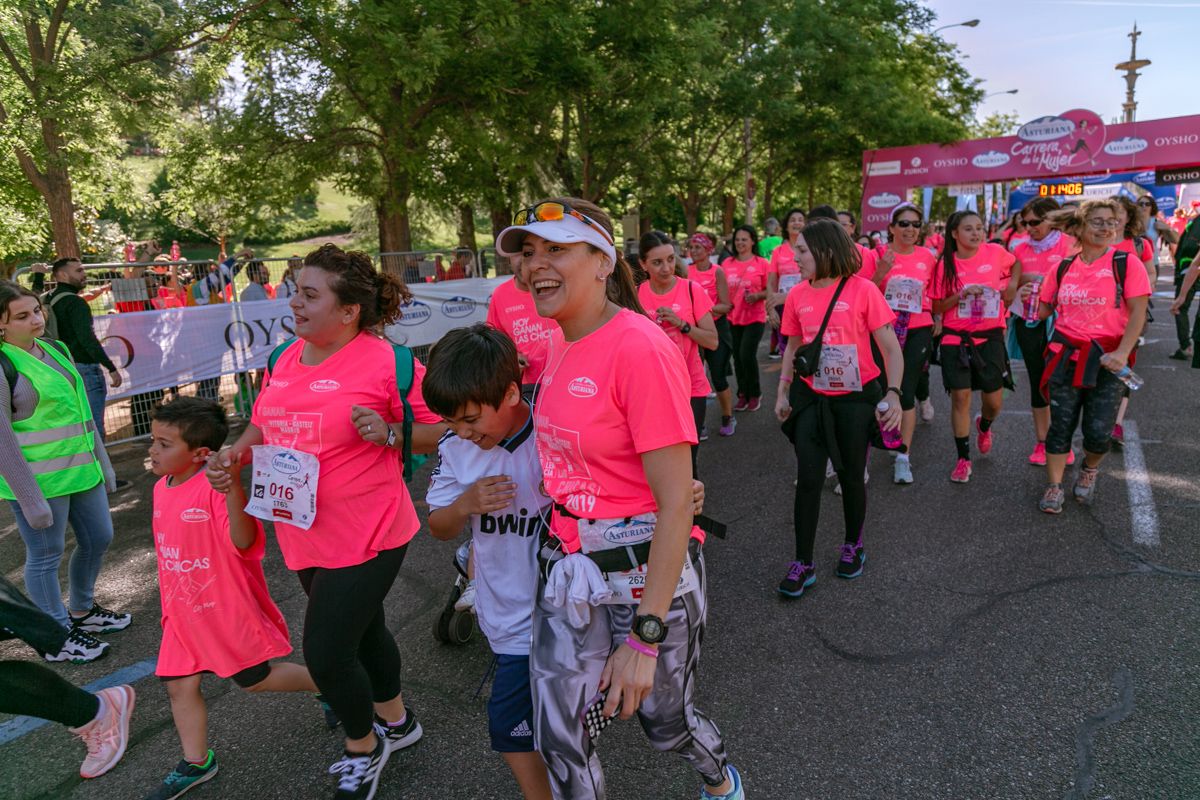 Carrera de la Mujer de Madrid - META, ARCO DERECHO (de 1:13:18 a 1:14:30)