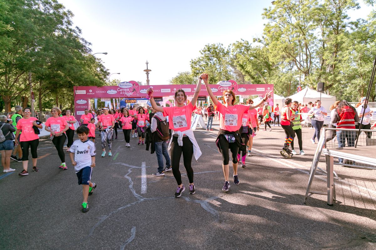 Carrera de la Mujer de Madrid - META, ARCO DERECHO (de 1:13:18 a 1:14:30)