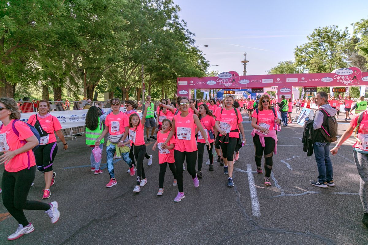 Carrera de la Mujer de Madrid - META, ARCO DERECHO (de 1:13:18 a 1:14:30)