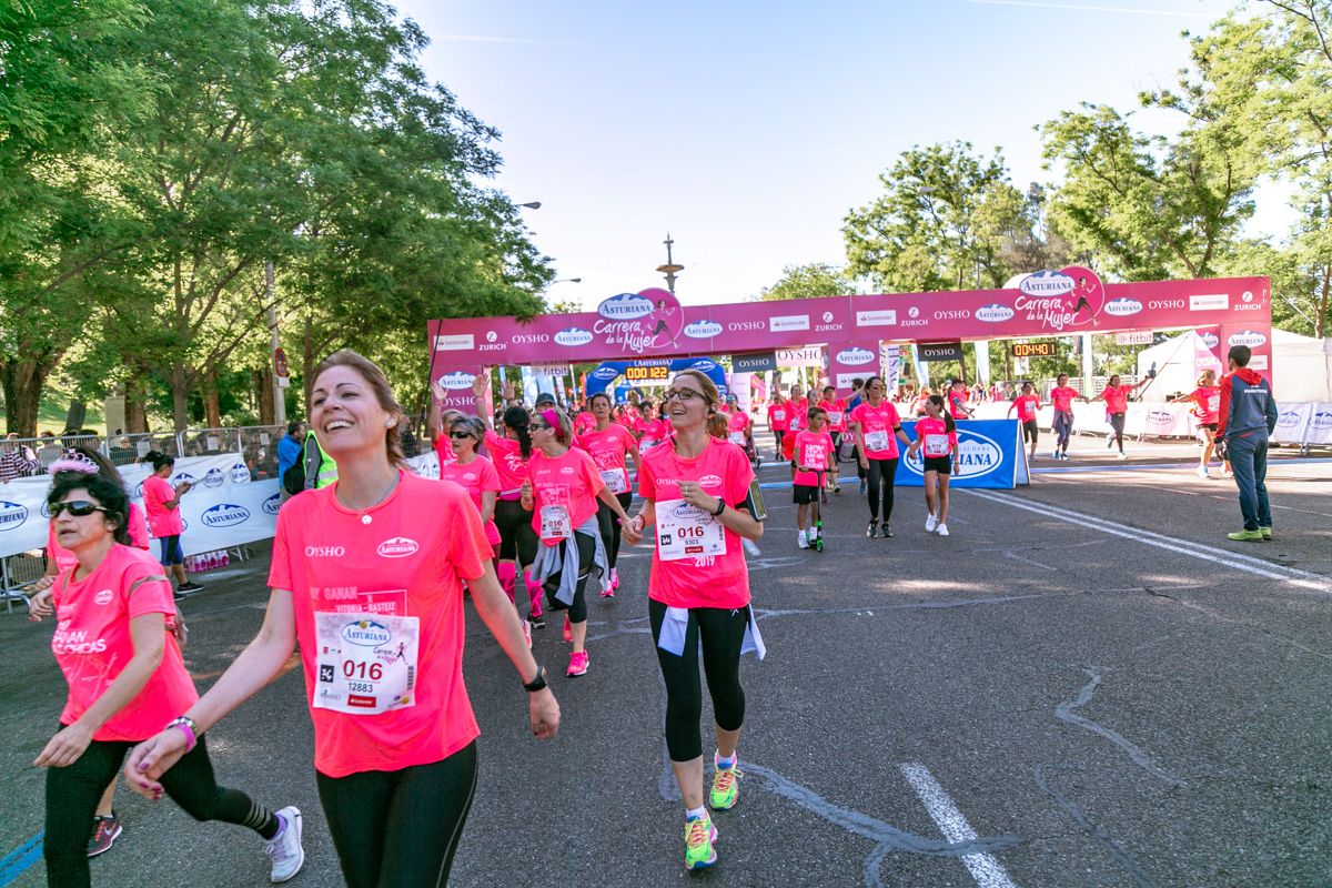 Carrera de la Mujer de Madrid - META, ARCO DERECHO (de 43:10 a 44:36)