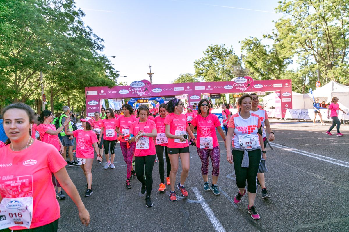 Carrera de la Mujer de Madrid - META, ARCO DERECHO (de 43:10 a 44:36)