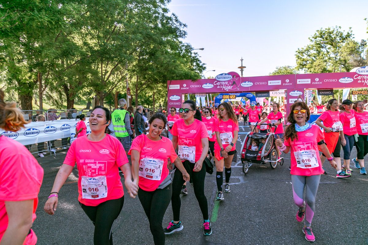 Carrera de la Mujer de Madrid - META, ARCO DERECHO (de 43:10 a 44:36)