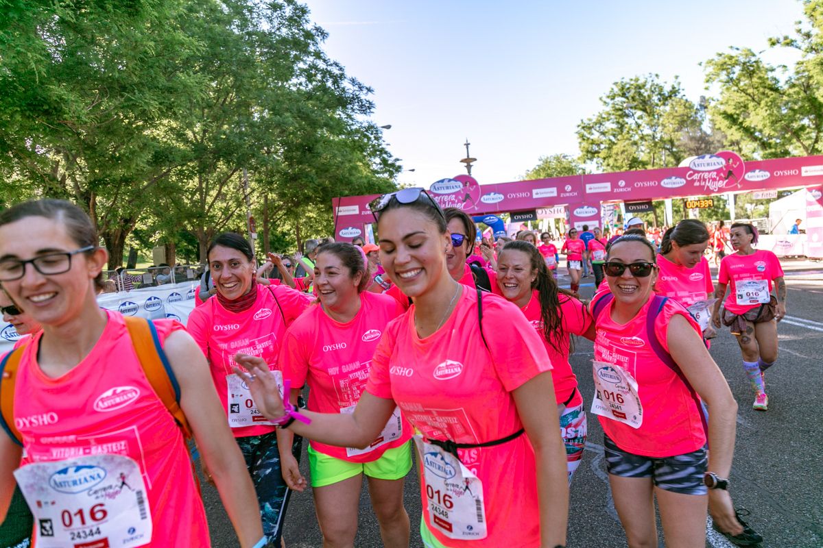 Carrera de la Mujer de Madrid - META, ARCO DERECHO (de 43:10 a 44:36)