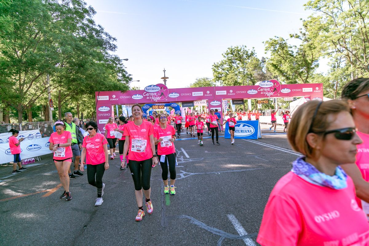 Carrera de la Mujer de Madrid - META, ARCO DERECHO (de 43:10 a 44:36)