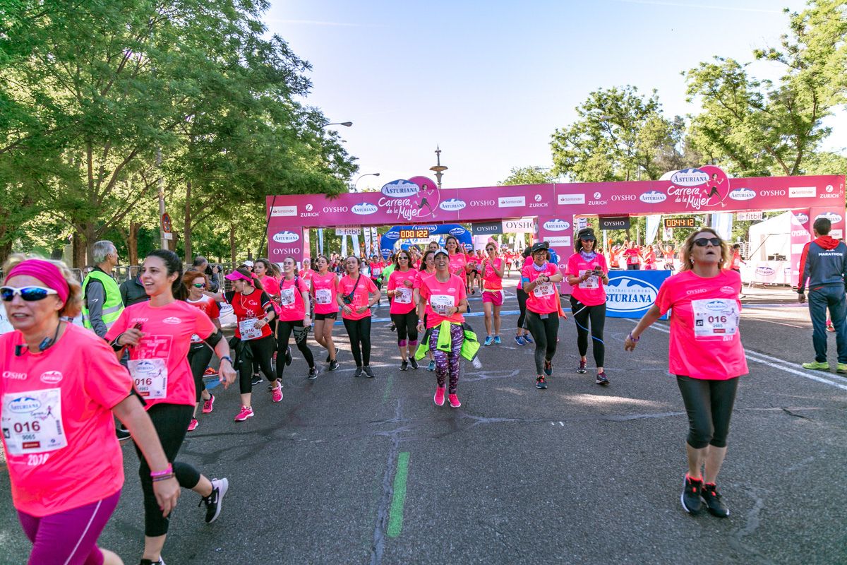 Carrera de la Mujer de Madrid - META, ARCO DERECHO (de 43:10 a 44:36)