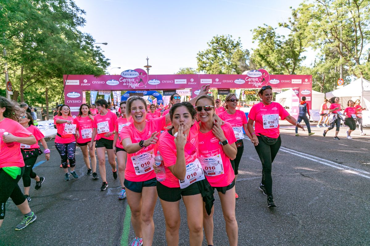 Carrera de la Mujer de Madrid - META, ARCO DERECHO (de 43:10 a 44:36)