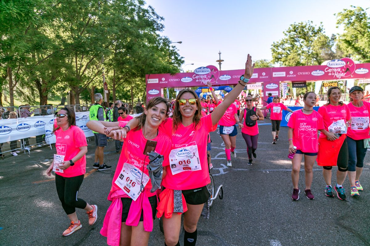 Carrera de la Mujer de Madrid - META, ARCO DERECHO (de 43:10 a 44:36)